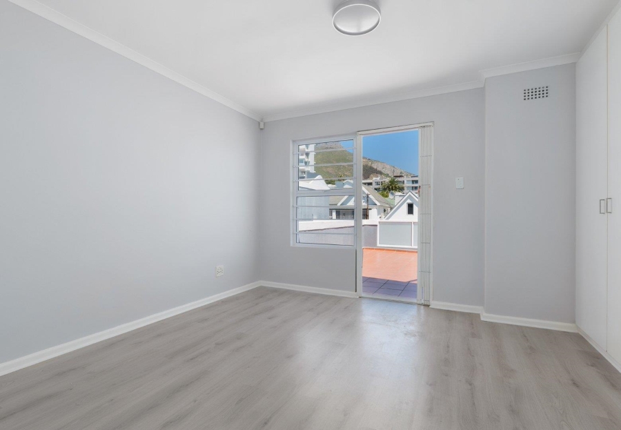 2 Bedroom Property for Sale in Sea Point Western Cape
